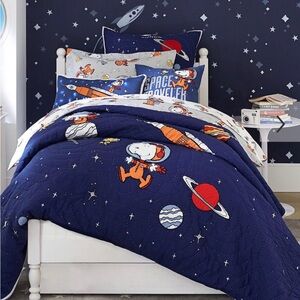 Glow-in-the-Dark Peanuts® Snoopy® Space Quilt, Twin, Navy
Item #: 5286784
